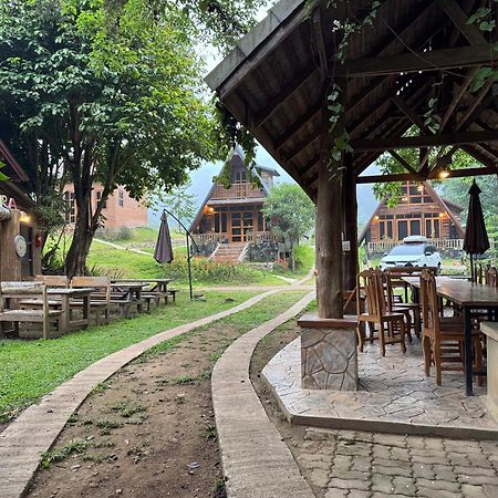 فندق Ban Kaew Mo Ra Glamping & Restaurant Pang Mapha المظهر الخارجي الصورة