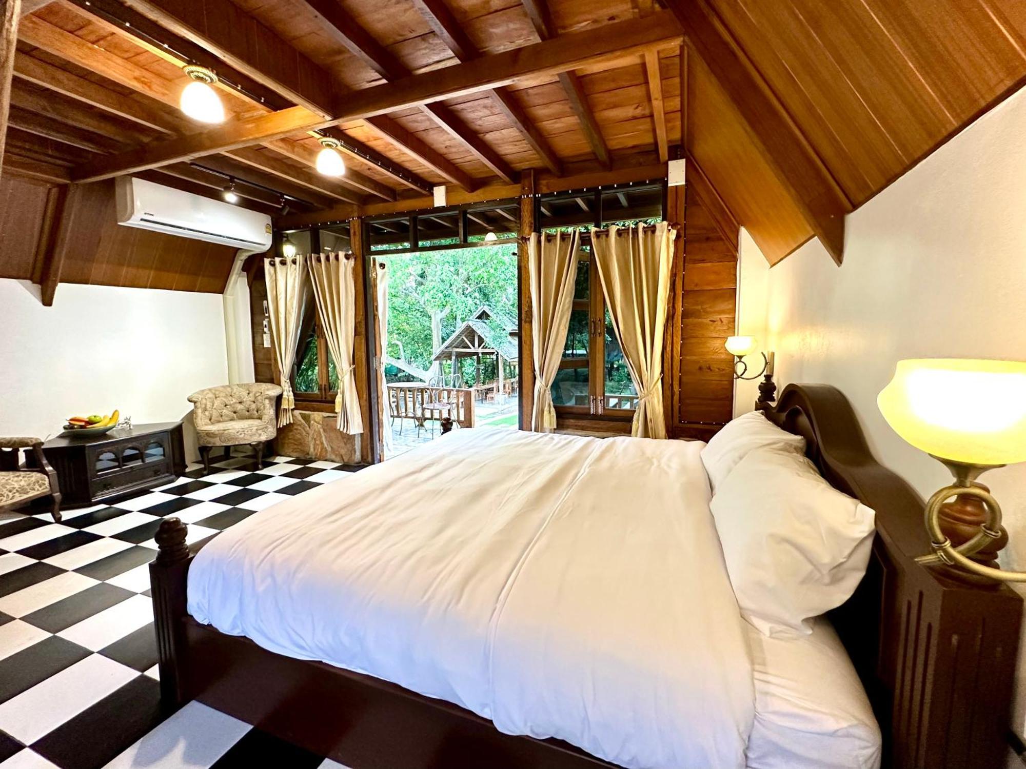 فندق Ban Kaew Mo Ra Glamping & Restaurant Pang Mapha المظهر الخارجي الصورة