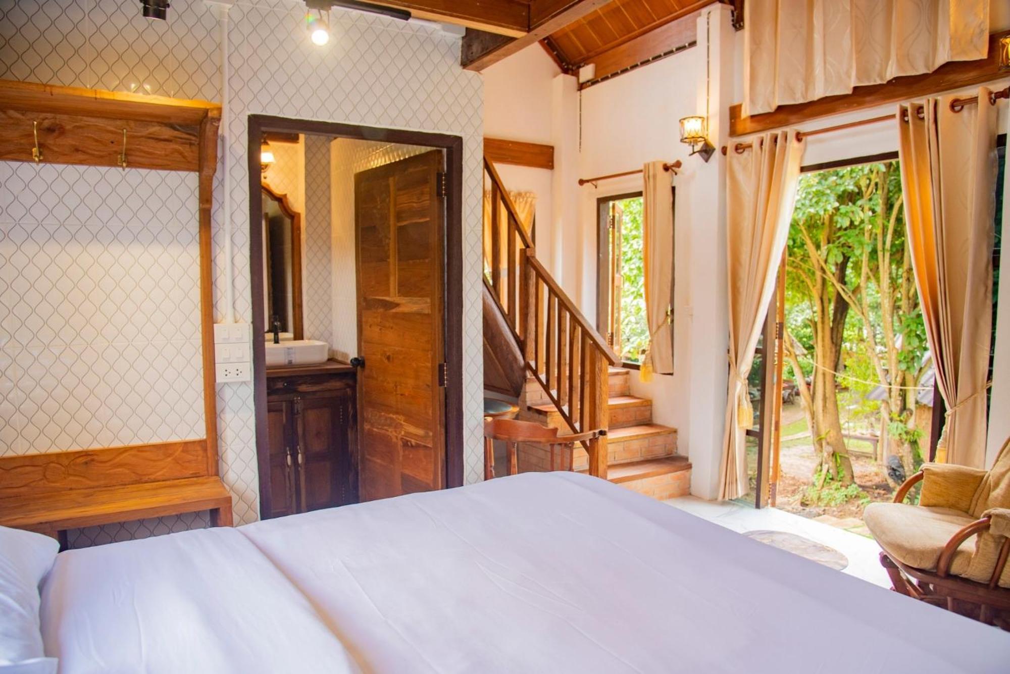 فندق Ban Kaew Mo Ra Glamping & Restaurant Pang Mapha المظهر الخارجي الصورة
