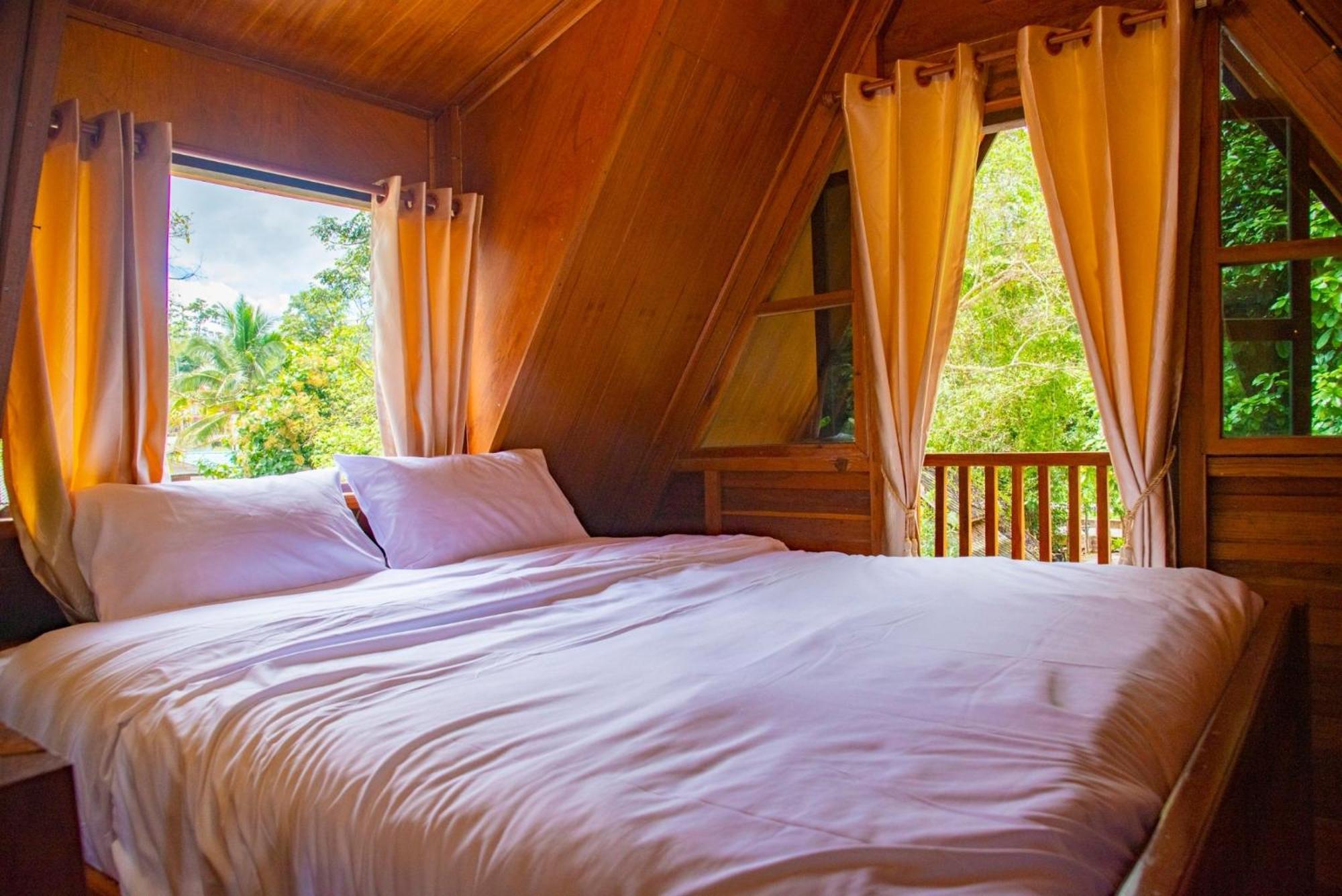 فندق Ban Kaew Mo Ra Glamping & Restaurant Pang Mapha المظهر الخارجي الصورة