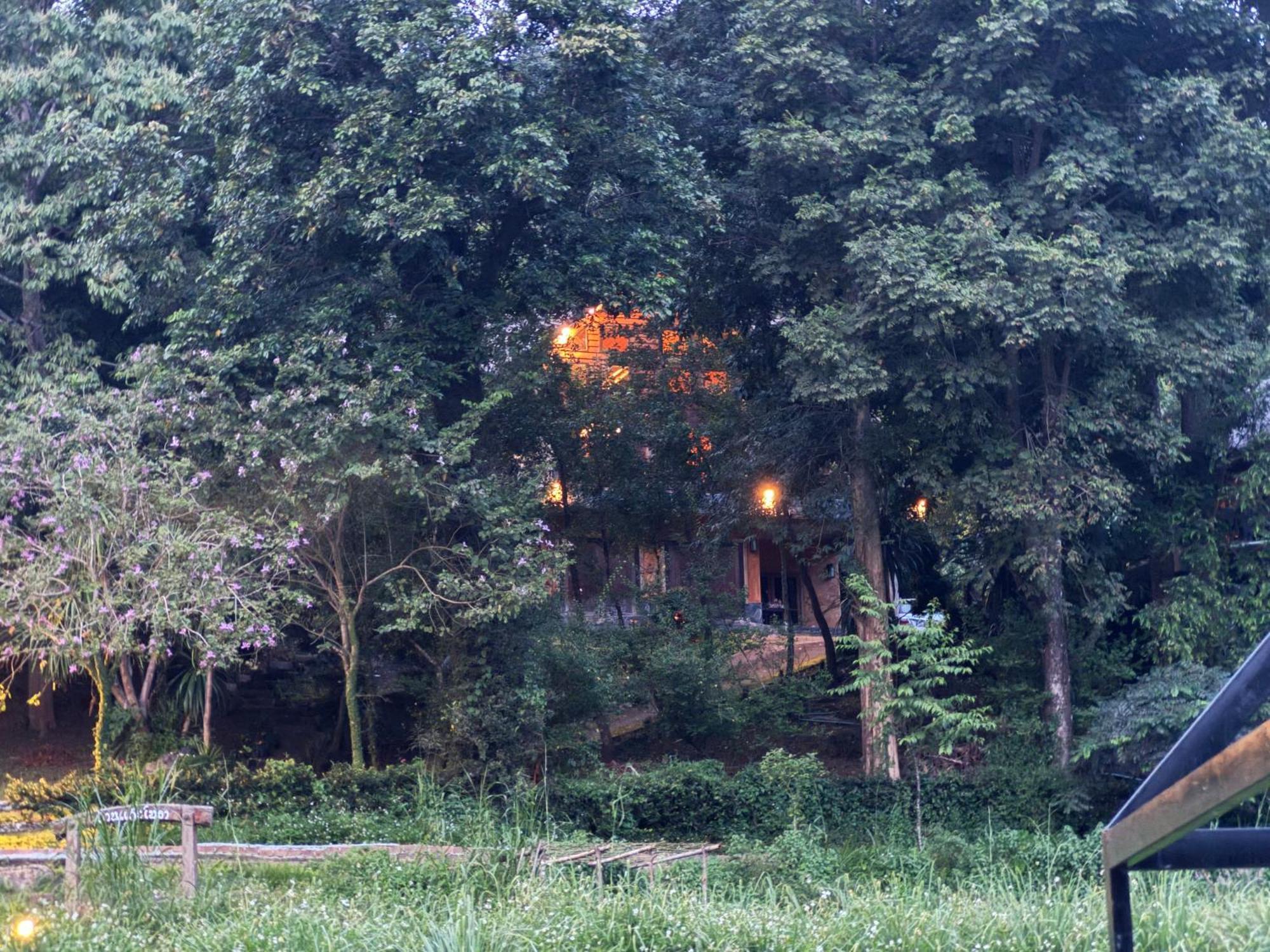 فندق Ban Kaew Mo Ra Glamping & Restaurant Pang Mapha المظهر الخارجي الصورة