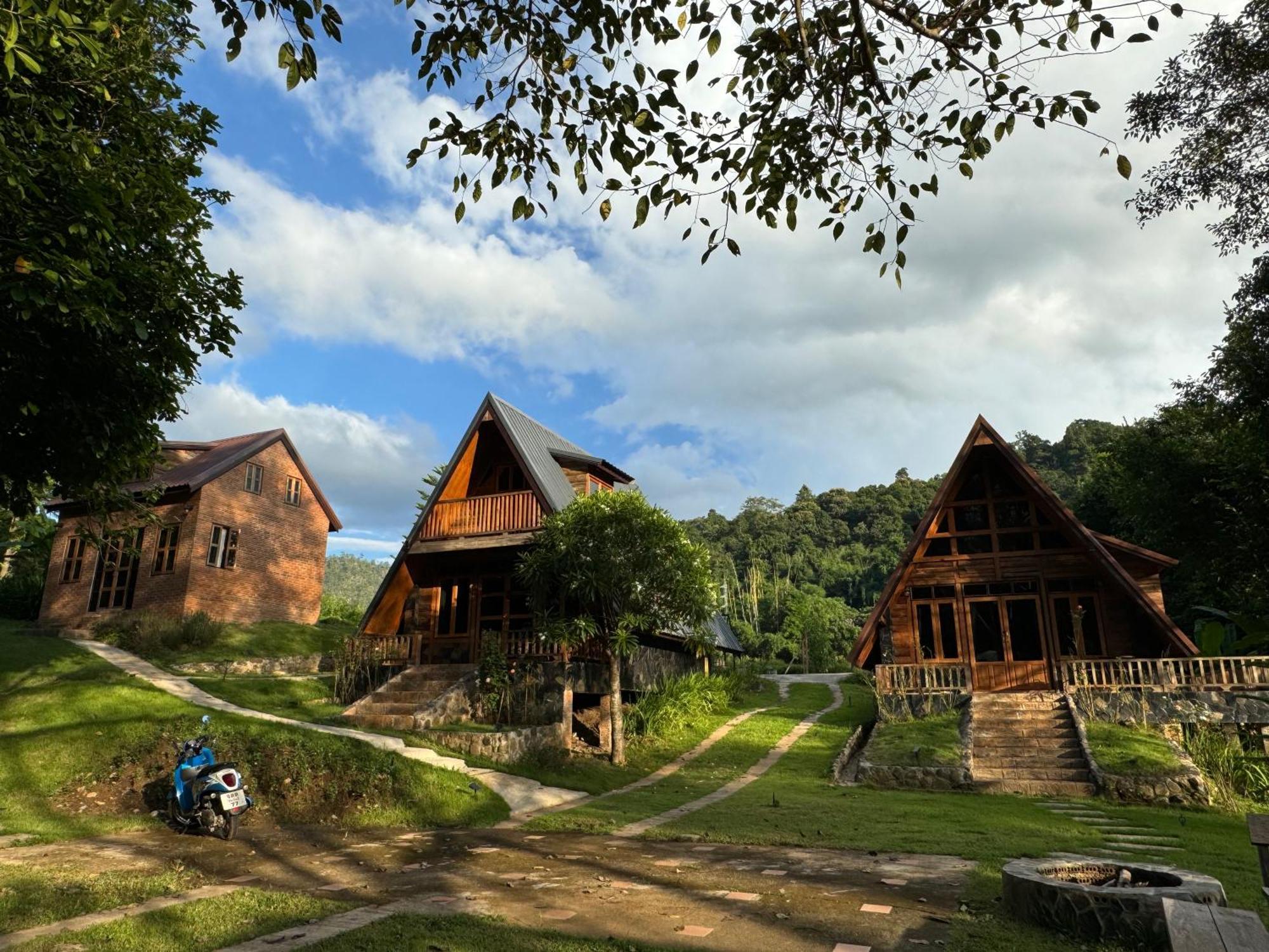 فندق Ban Kaew Mo Ra Glamping & Restaurant Pang Mapha المظهر الخارجي الصورة