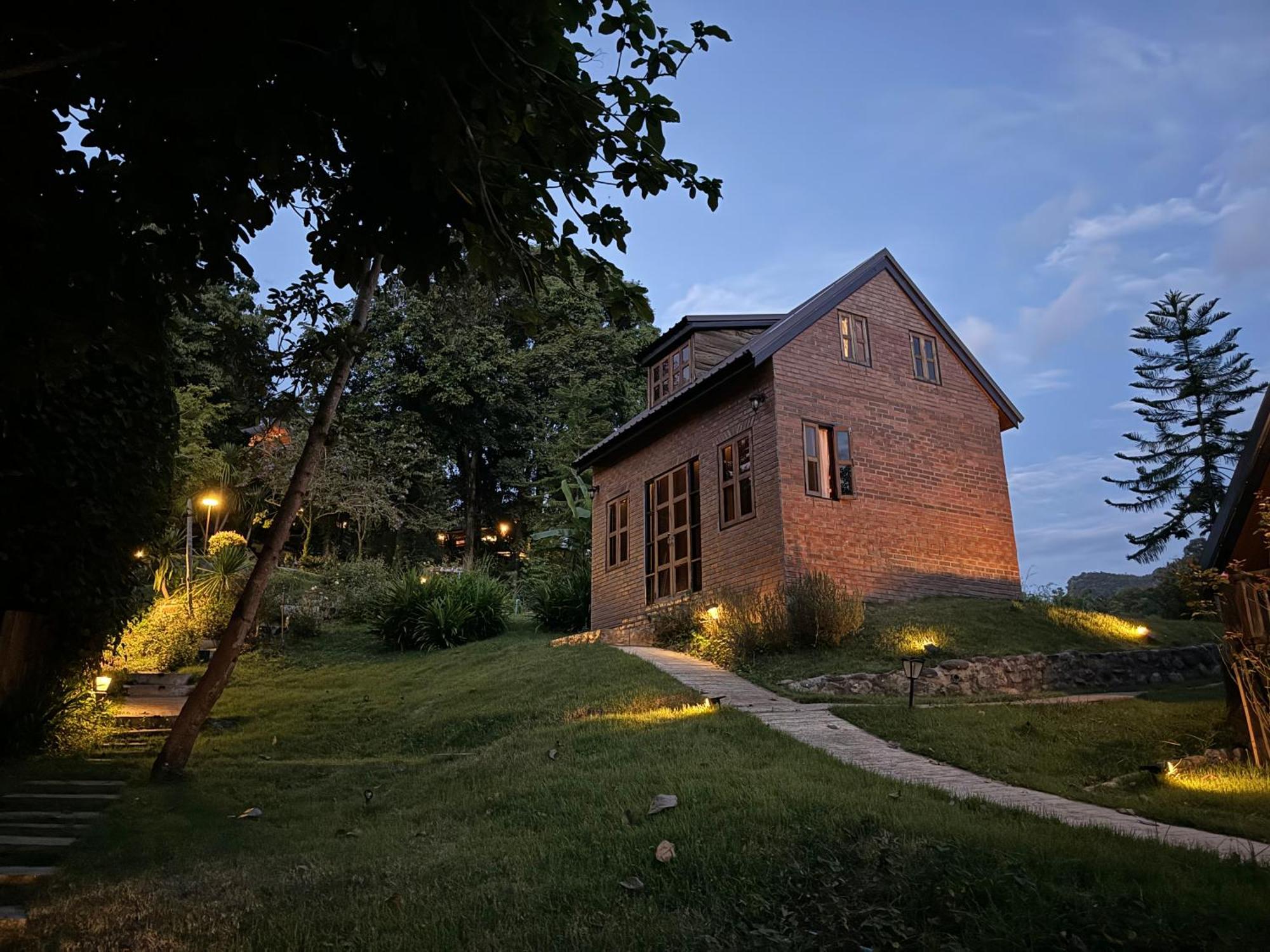 فندق Ban Kaew Mo Ra Glamping & Restaurant Pang Mapha المظهر الخارجي الصورة