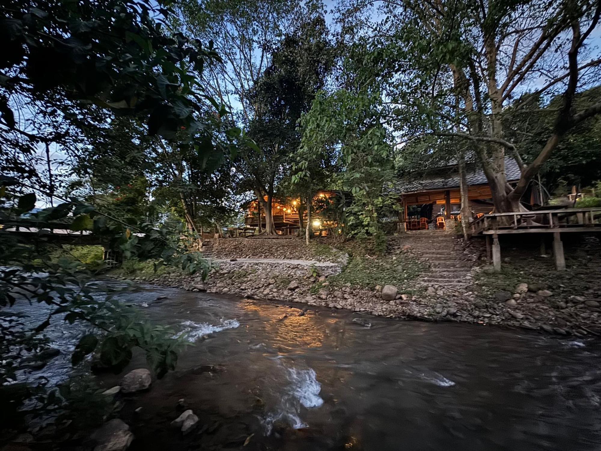 فندق Ban Kaew Mo Ra Glamping & Restaurant Pang Mapha المظهر الخارجي الصورة