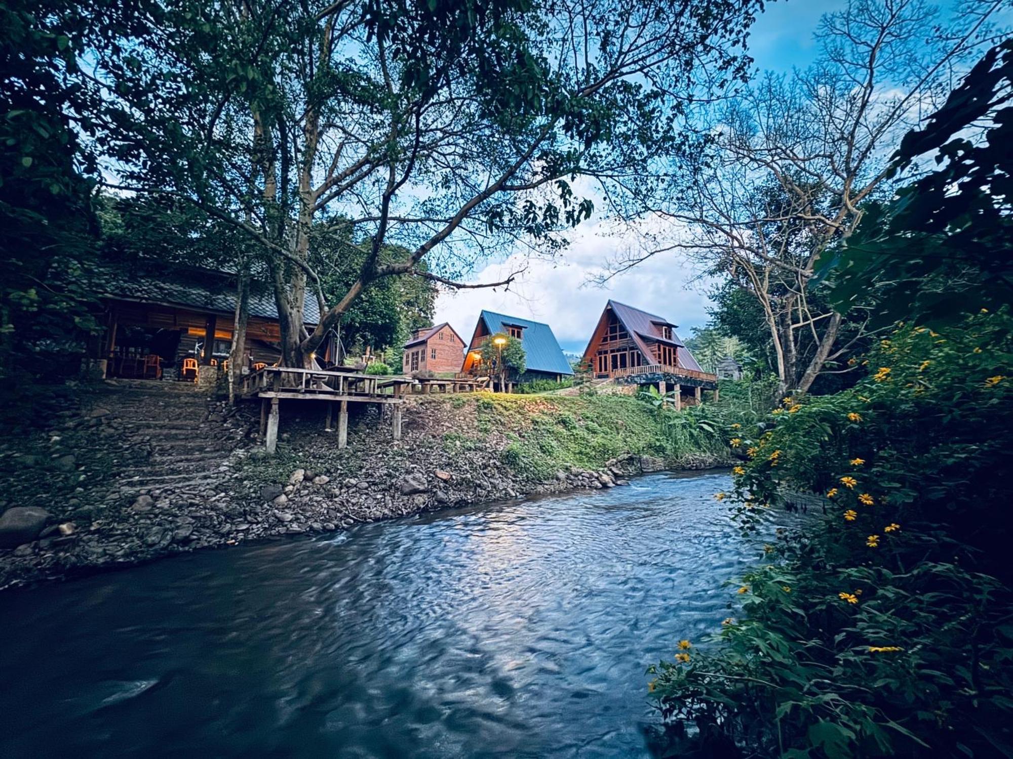 فندق Ban Kaew Mo Ra Glamping & Restaurant Pang Mapha المظهر الخارجي الصورة